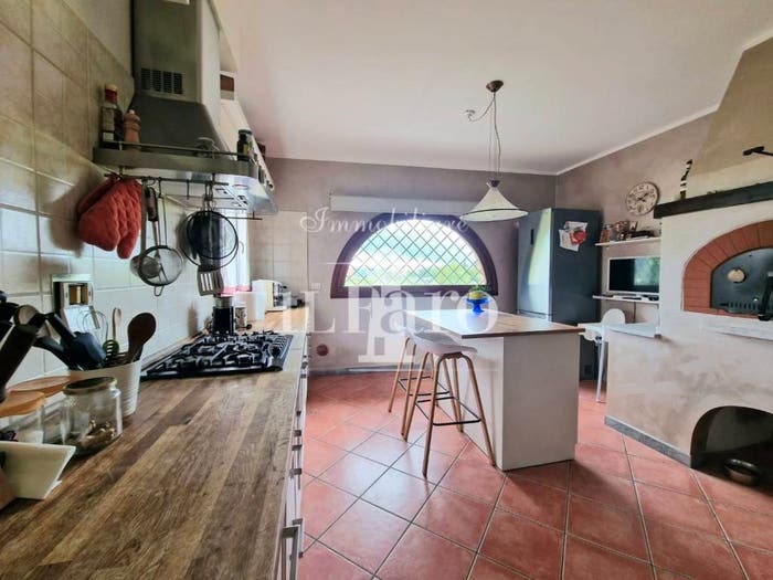 Appartamento quadrilocale in vendita in Via S Lorenzo, San Martino San Lorenzo, Campi Bisenzio