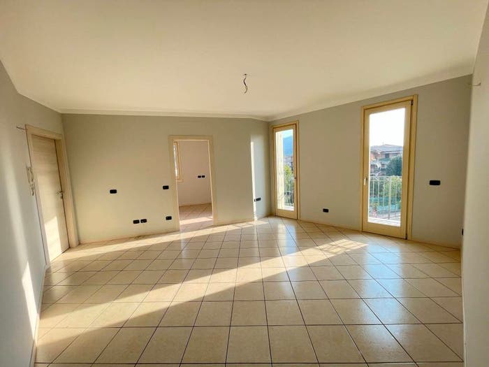 Appartamento trilocale in vendita in Via Sant'Anna, Villongo