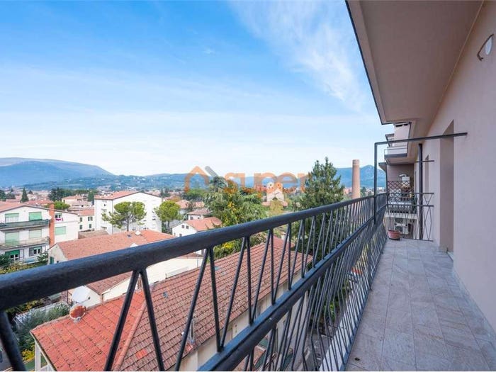 Appartamento trilocale in vendita in Viale Firenze, Viale Firenze Paciana, Foligno