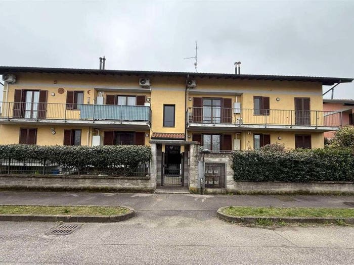 Appartamento con 5 locali in vendita in Via Treves, Castano Primo