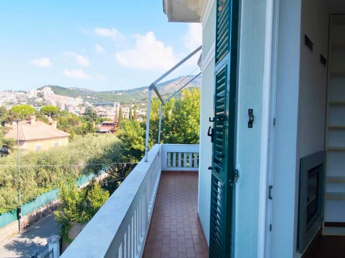Appartamento con 5 locali in vendita in Viale Quartara, Quarto, Genova