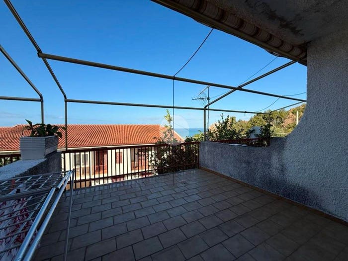 Appartamento quadrilocale in vendita in Viale Paradiso, Torremezzo Di Falconara, Falconara Albanese