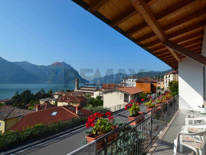 Casa con 6 locali in vendita in Lovere