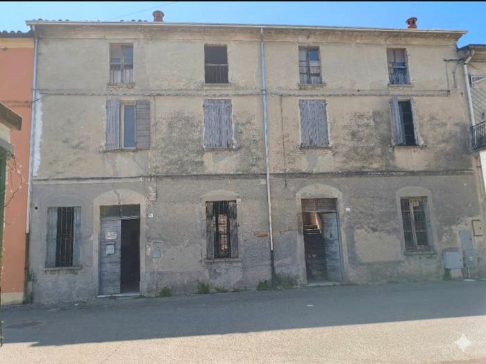 Casa con 6 locali in vendita in Via Alessandro Volta, Centro, Brescello
