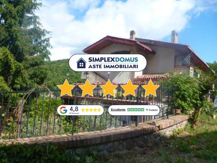 Appartamento con 6 locali in vendita in Via dei Giardini, Mendicino