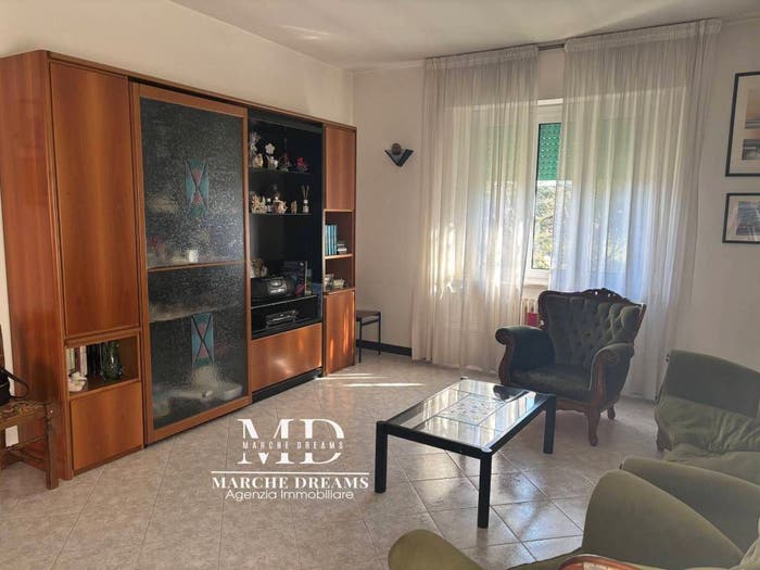 Casa con 6 locali in vendita in Via Alessandro Manzoni, Cingoli