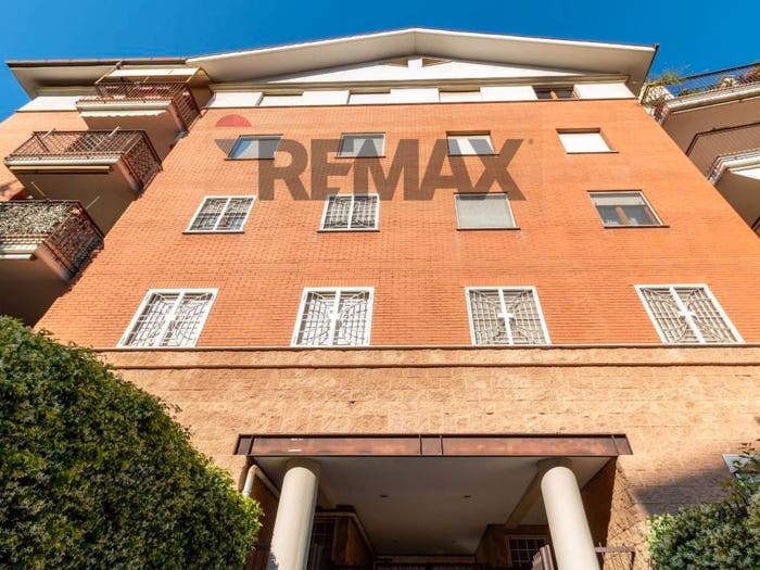 Appartamento quadrilocale in vendita in Fonte Laurentina, Roma