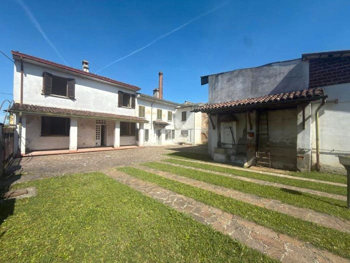 Casa con 6 locali in vendita in Vicolo Barni, Centro, Dovera