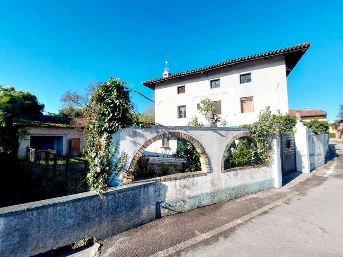 Casa con 6 locali in vendita in Via A Robbiani, Centro, Varmo