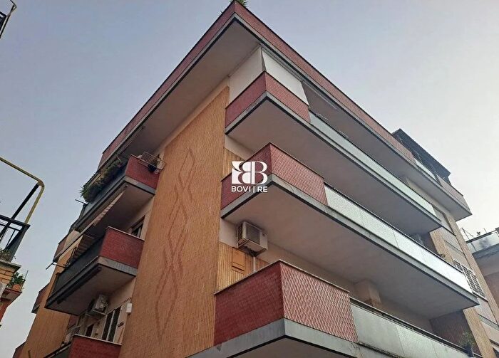Appartamento bilocale in vendita in Via degli Anemoni, Roma