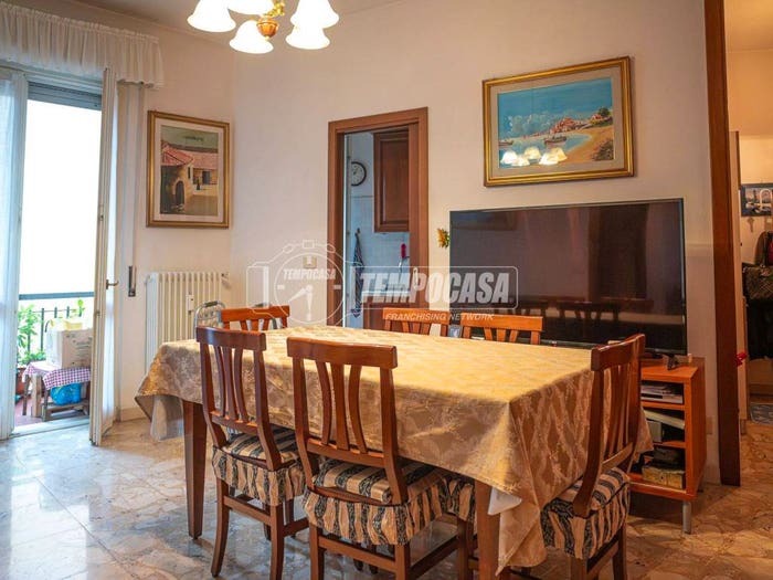 Appartamento trilocale in vendita in Via Carlo Urbino, Semicentro, Crema