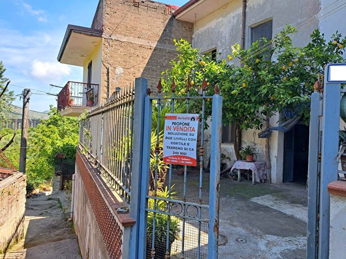 Casa bilocale in vendita in Via Ponti della Valle, Maddaloni