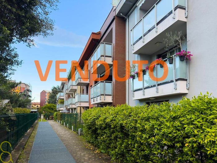 Appartamento trilocale in vendita in Via Ugo Bassi, San Fruttuoso, Monza
