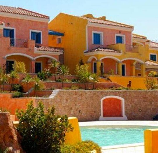 Appartamento bilocale in vendita in Via Giacomo Matteotti, Santa Teresa Gallura