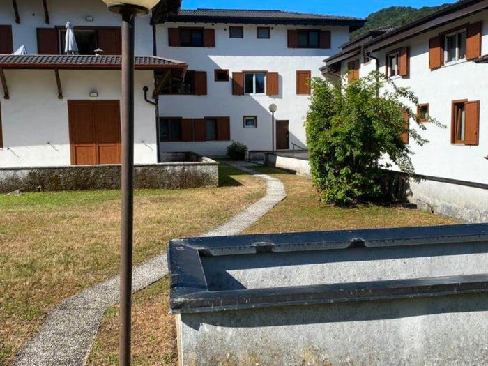 Appartamento quadrilocale in vendita in Via Andrea Figini, Ghirla, Valganna