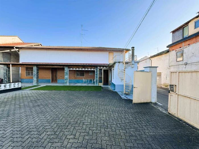 Casa con 6 locali in vendita in VIA VITTORIO VENETO, Motta Dè Conti, Motta de' Conti