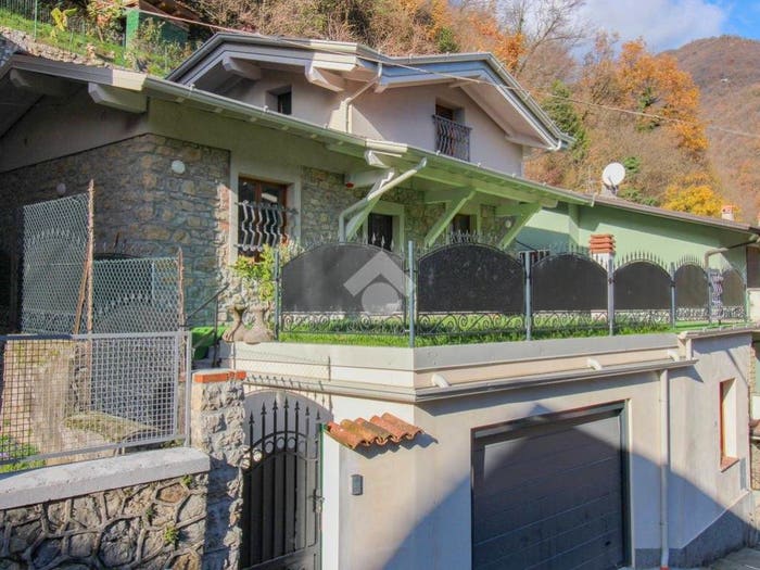 Casa trilocale in vendita in Via Santa Maria, Centro, Gardone Val Trompia