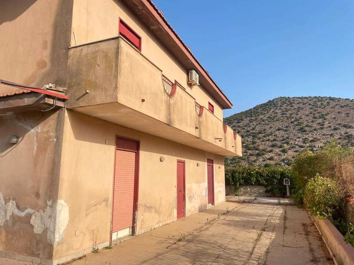 Casa con 6 locali in vendita in Via Pablo Neruda, Torretta