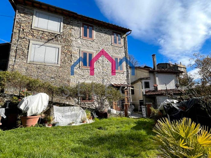 Casa quadrilocale in vendita in Coreglia Antelminelli