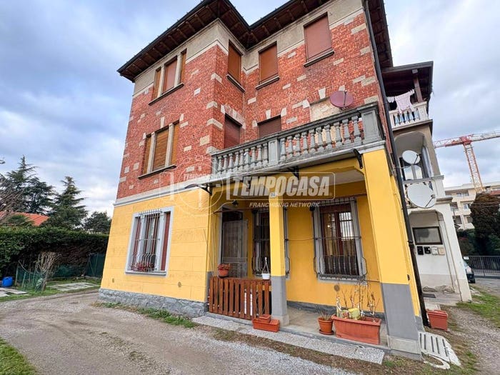 Appartamento trilocale in vendita in Via Risorgimento, Centro, Fino Mornasco
