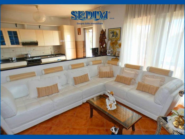 Appartamento con 6 locali in vendita in Scalinata Belvedere, Sampierdarena, Genova