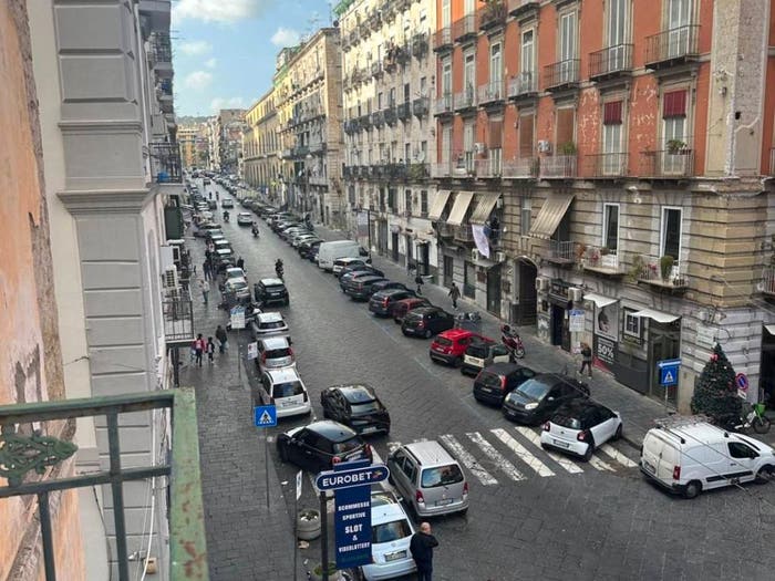 Appartamento con 5 locali in vendita in Via Cesare Rosaroll, Tribunali, Napoli