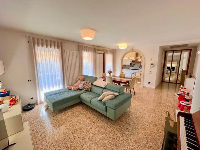 Appartamento quadrilocale in vendita in Via Brigata Orobica, Centro, Camisano Vicentino