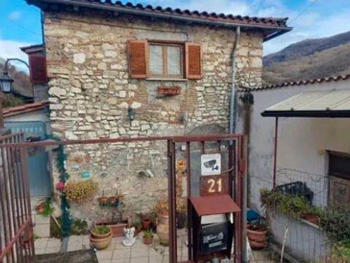 Appartamento trilocale in vendita in Località San Giovanni Reatino No Number, Rieti