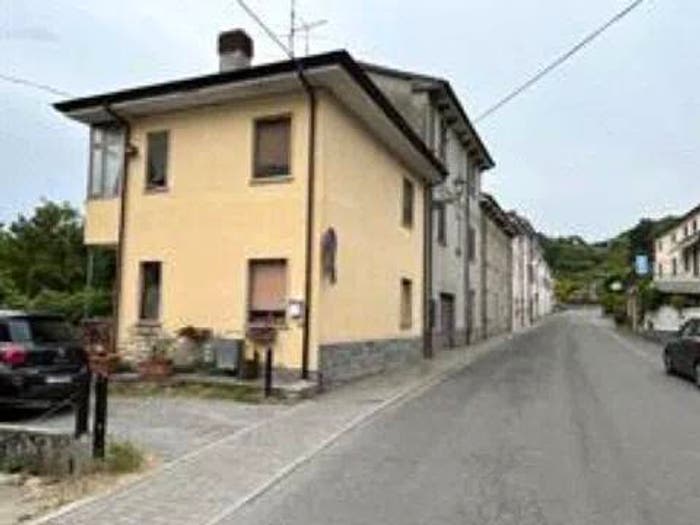 Casa quadrilocale in vendita in Via Roma, Centro, Piozzano