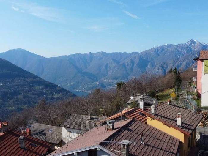 Casa con 6 locali in vendita in Piazza Fontana, Ponna Superiore, Ponna