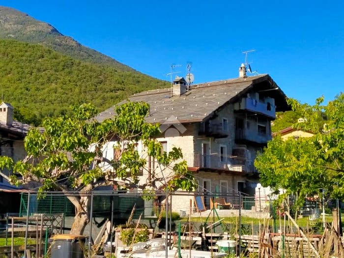 Appartamento trilocale in vendita in Frazione Porossan Le Papet, Porossan, Aosta