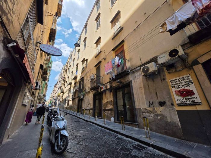 Appartamento bilocale in vendita in Vico della Neve, Stella Materdei, Napoli