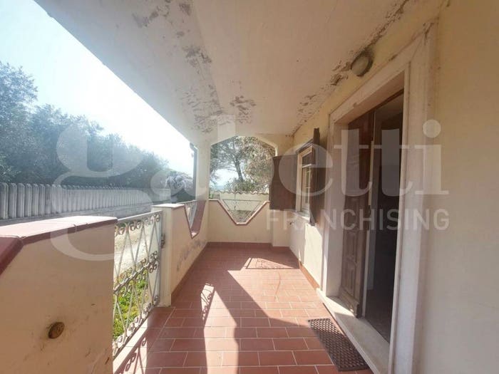 Casa con 6 locali in vendita in Contrada Casette, Ancarano