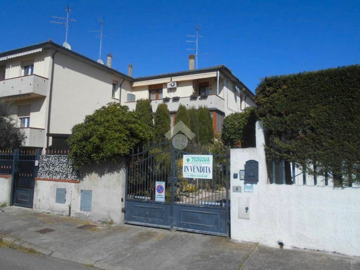 Appartamento con 6 locali in vendita in VIA MILANO, Lido degli Estensi, Comacchio