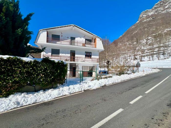 Casa bilocale in vendita in Frazione saletta, Lemie