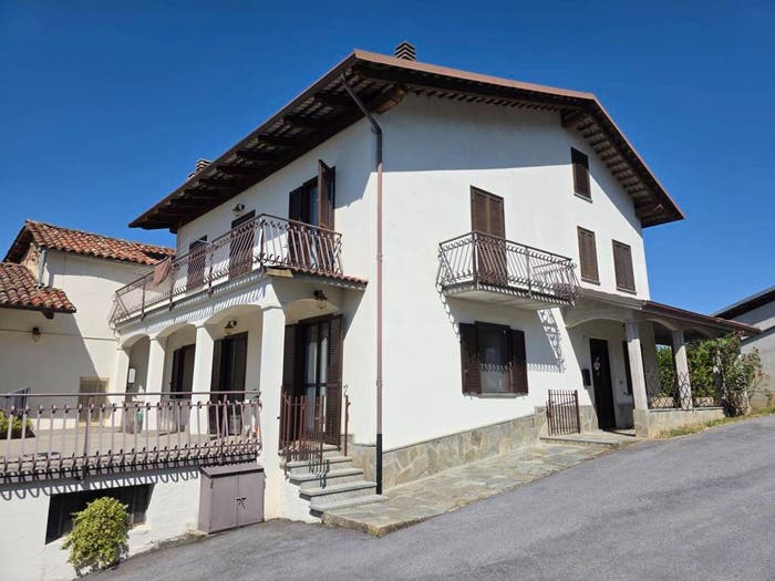 Casa con 6 locali in vendita in Marsaglia