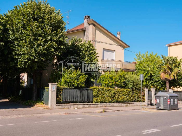 Casa con 5 locali in vendita in Via Bruno Tosarelli, Centro, Castenaso