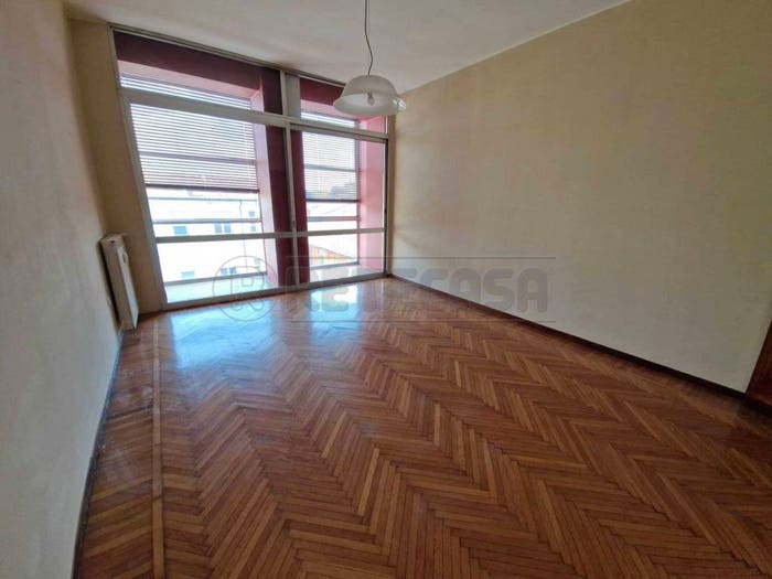 Appartamento quadrilocale in vendita in Piazza Roma, Centro, Cremona