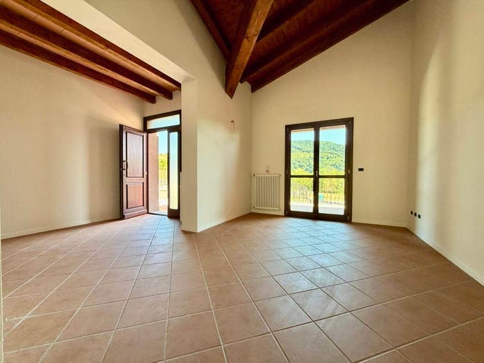 Casa quadrilocale in vendita in Strada Statale della Futa, Firenzuola
