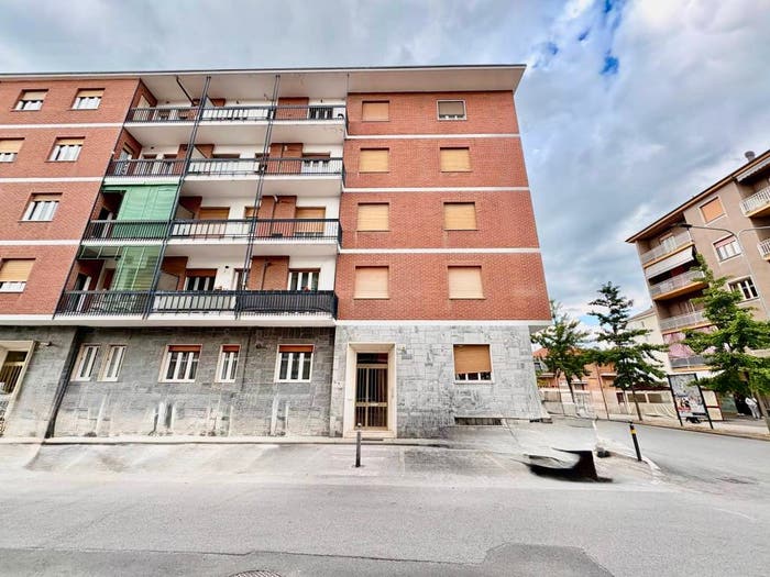 Appartamento quadrilocale in vendita in Via Risaglia, Centro, Fossano