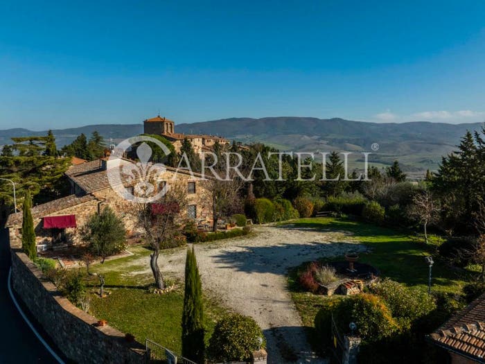 Casa con 6 locali in vendita in Via dei Giardini, Radicofani