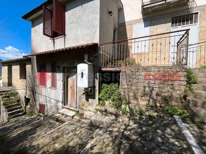 Casa trilocale in vendita in via roma snc, Roccabascerana