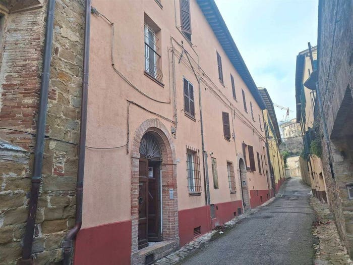 Appartamento con 6 locali in vendita in Centro, Camerino