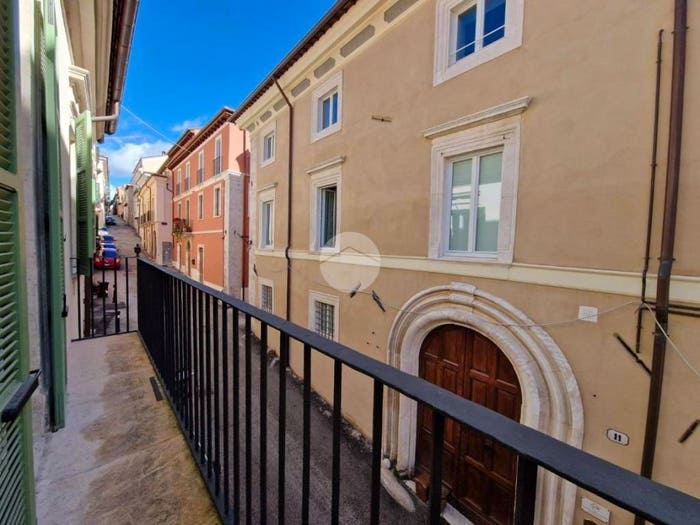 Casa con 5 locali in vendita in Via cascina, Duomo Fontana Luminosa, L'Aquila