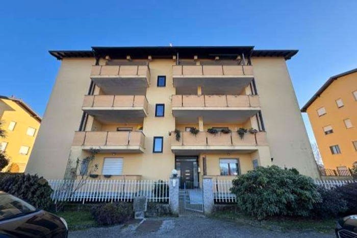 Appartamento quadrilocale in vendita in Via Mora e Gibin, Centro, Borgomanero
