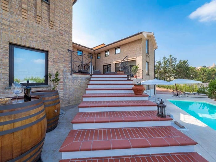 Casa con 6 locali in vendita in Barbara