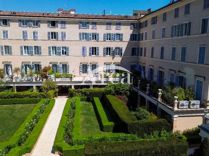 Appartamento quadrilocale in vendita in Viale delle Rimembranze, Centro Storico, Modena