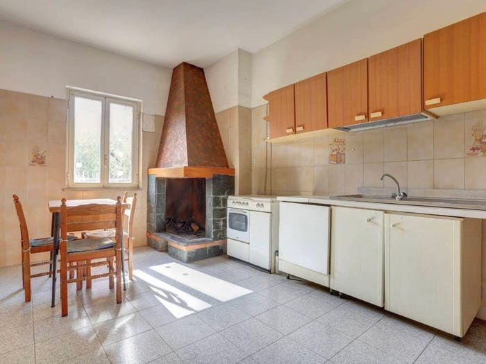 Appartamento quadrilocale in vendita in Via Sortino, Borghesiana, Roma