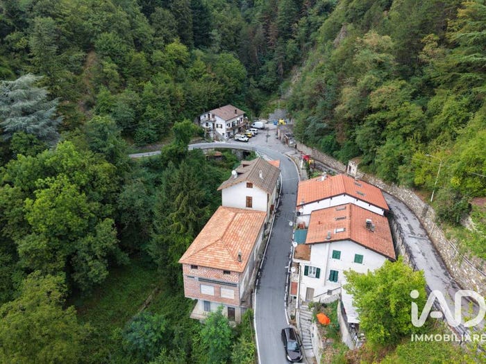 Appartamento con 6 locali in vendita in Via MENDATICA, Cosio d'Arroscia