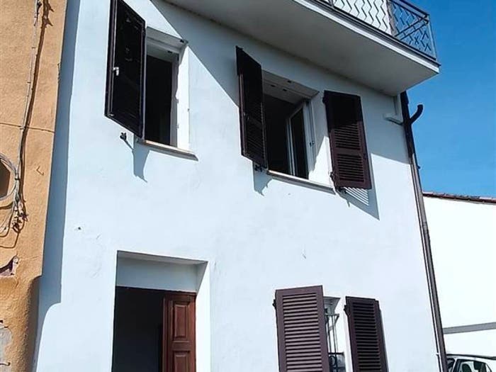 Casa quadrilocale in vendita in Centro, Ziano Piacentino
